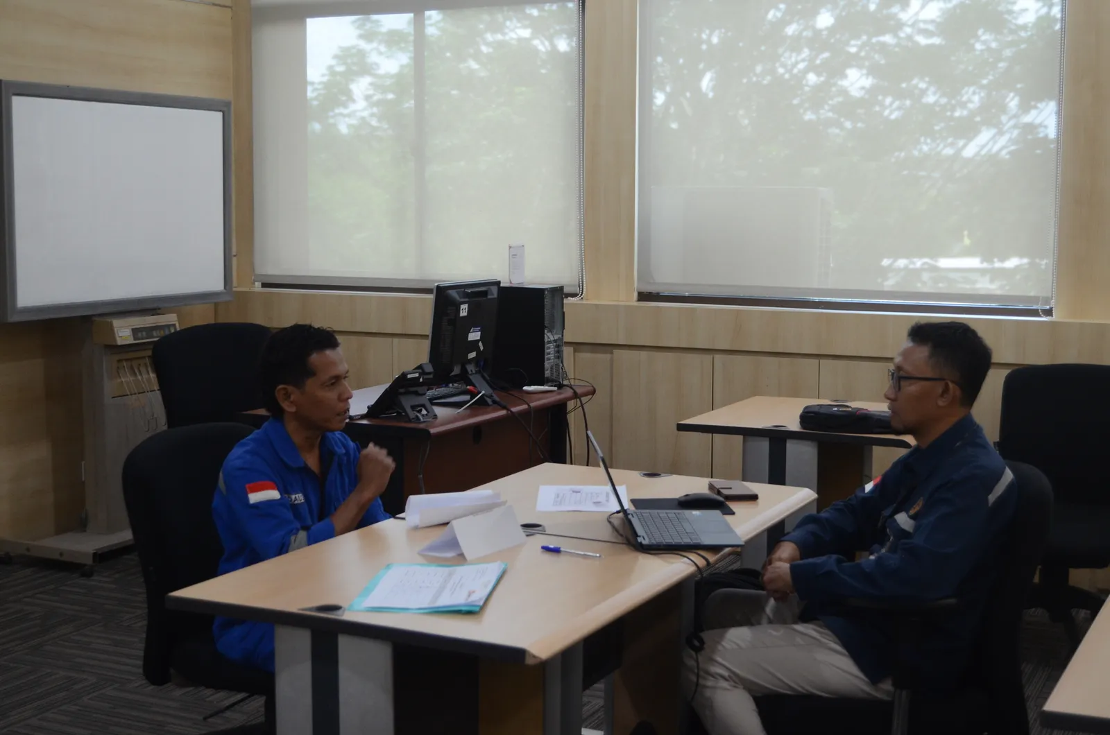 Pelaksanaan asesmen kompetensi dan uji mandiri peserta di ruang kelas (Dokumentasi 16) - UU No. 14 Tahun 1969 tentang Ketentuan Pokok Tenaga Kerja