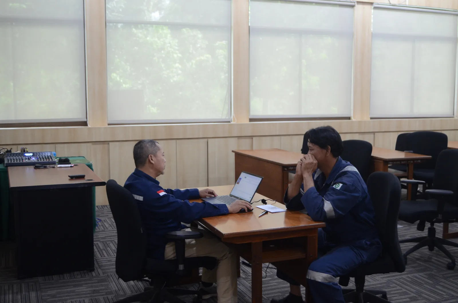 Pelaksanaan asesmen kompetensi dan uji mandiri peserta di ruang kelas (Dokumentasi 17) - Skema Sertifikasi Kompetensi BNSP: Penyusunan Kajian Keselamatan Proses (Process Safety Hazard Analysis)