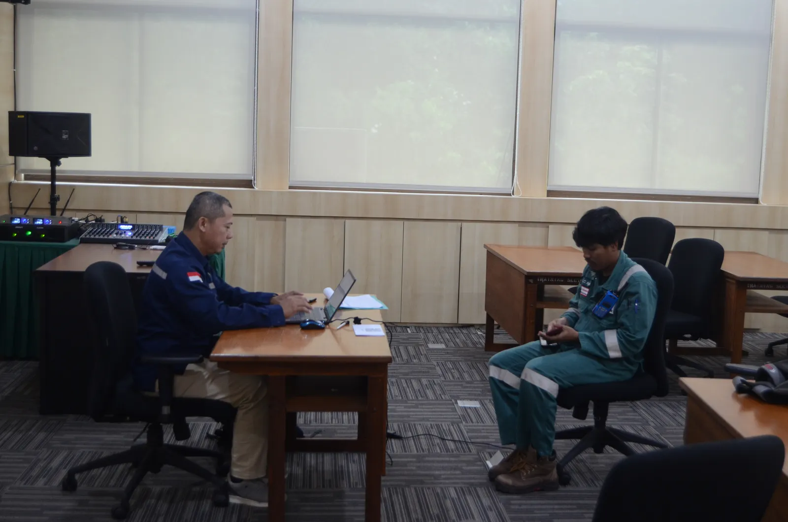 Pelaksanaan asesmen kompetensi dan uji mandiri peserta di ruang kelas (Dokumentasi 48) - Skema Sertifikasi Kompetensi BNSP: Perancangan Sistem Pemantauan Paparan Bahaya Kesehatan Kerja